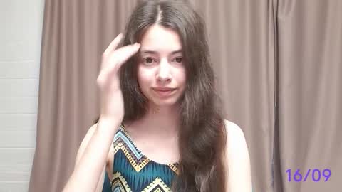 Snapshot of sweet_sweet_angel chatting on 09.16.25 Angel online show from 09.16.25