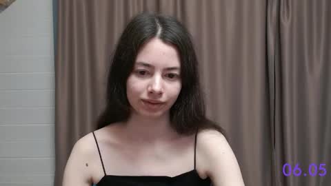Snapshot of sweet_sweet_angel chatting on 05.06.26 Angel online show from 05.06.26