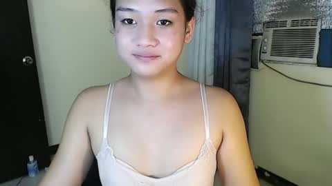 Snapshot of sweet_tenshi chatting on 09.17.25 tenshi online show from 09.17.25