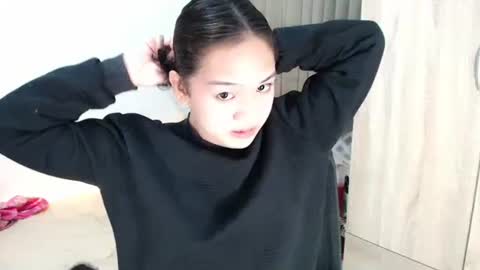 Snapshot of sweet_tenshi chatting on 09.21.25 tenshi online show from 09.21.25