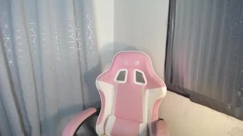 Snapshot of sweet_trishaxx chatting on 10.14.25 Trisha online show from 10.14.25