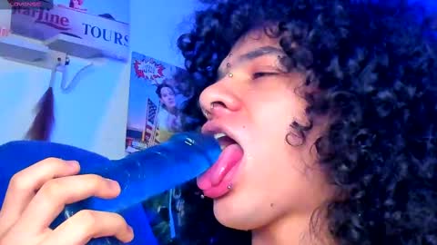 Steven independent model online show from 02.10.25