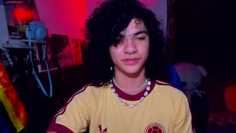 Steven independent model online show from 02.11.25