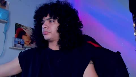 Steven independent model online show from 11.24.25