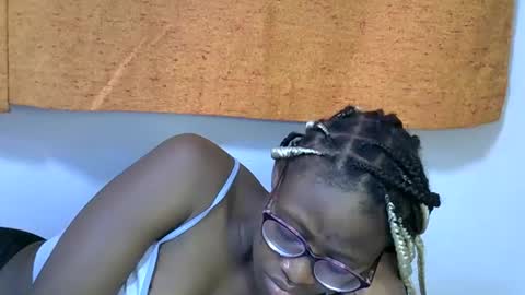 Snapshot of sweet_zarah chatting on 02.18.26 sweet_zarah online show from 02.18.26
