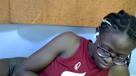 Snapshot of sweet_zarah chatting on 02.22.26 sweet_zarah online show from 02.22.26