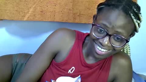 Snapshot of sweet_zarah chatting on 02.22.26 sweet_zarah online show from 02.22.26