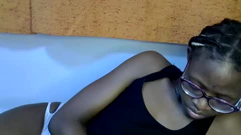 Snapshot of sweet_zarah chatting on 02.23.26 sweet_zarah online show from 02.23.26