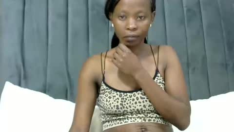 Snapshot of sweetalianah chatting on 12.17.25 LIANAH online show from 12.17.25