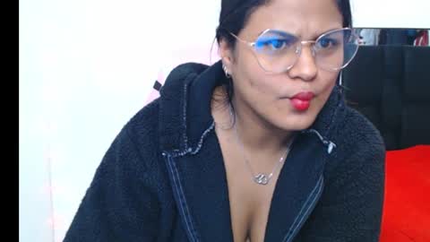 Snapshot of sweetalmaa chatting on 02.26.25 Alma online show from 02.26.25