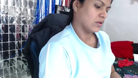 Snapshot of sweetalmaa chatting on 09.26.25 Alma online show from 09.26.25