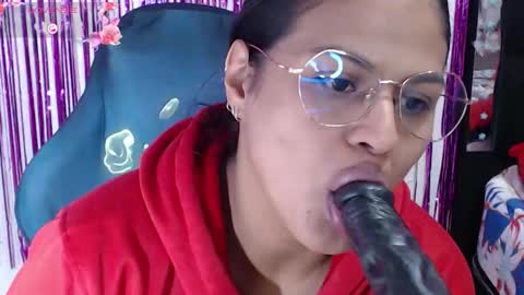 Snapshot of sweetalmaa chatting on 02.12.26 Alma online show from 02.12.26