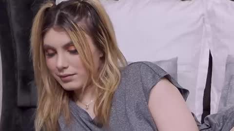 Anisia online show from 04.16.26