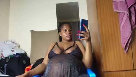 Snapshot of sweetateka chatting on 12.22.25 Sweetateka online show from 12.22.25