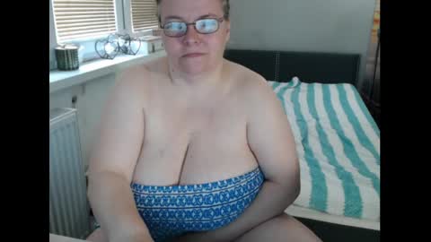 Sweetboobs85h online show from 05.18.26