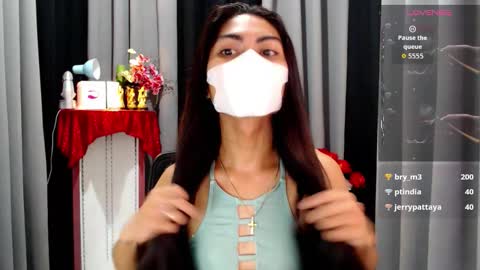 Snapshot of sweetbutpsychoxxx chatting on 11.11.25 Dos online show from 11.11.25