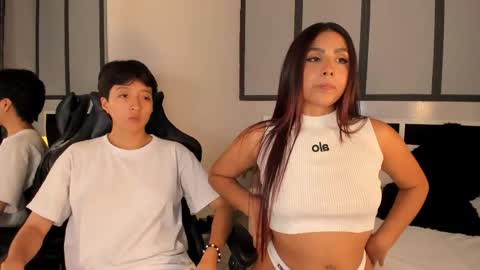 Eva Short hair girl  - Victoria Long red hair online show from 09.24.25