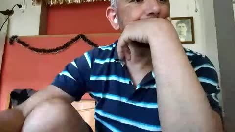 Snapshot of sweetcuervo chatting on 12.29.24 sweetcuervo independent model online show from 12.29.24