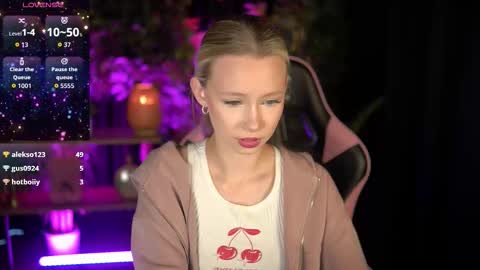 Snapshot of sweetdaisy_me chatting on 03.08.26 Lina online show from 03.08.26