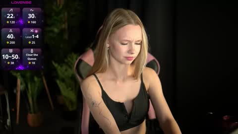 Snapshot of sweetdaisy_me chatting on 03.27.26 Lina online show from 03.27.26