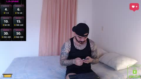 Snapshot of sweetdesires_ chatting on 06.14.26 online show from 06.14.26
