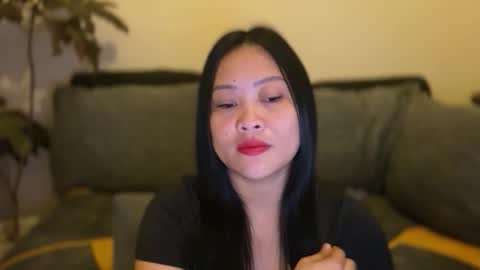 Snapshot of sweetestsmile_ chatting on 12.19.25 Khaye online show from 12.19.25