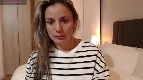 Snapshot of sweetfantasyy69 chatting on 12.23.24 sweef online show from 12.23.24