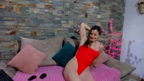 Snapshot of sweetfantasyy69 chatting on 02.03.25 sweef online show from 02.03.25