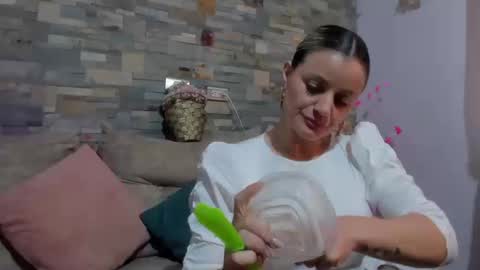 Snapshot of sweetfantasyy69 chatting on 09.24.25 sweef online show from 09.24.25