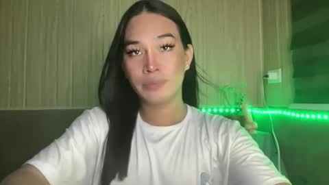 Snapshot of sweetgirl_rhainexxx chatting on 05.18.26 sweetgirl_rhainexxx online show from 05.18.26