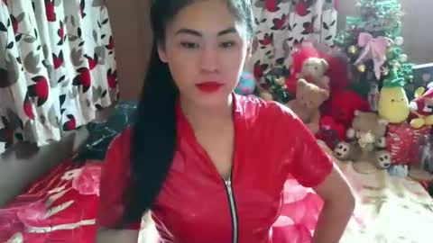 Snapshot of sweetgirllucy24xx chatting on 10.03.25 sweetgirllucy24xx online show from 10.03.25