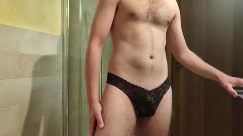 Snapshot of sweethornystud chatting on 10.12.25 sweethornystud online show from 10.12.25