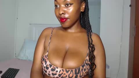 Snapshot of sweetice_01 chatting on 03.08.25 euny online show from 03.08.25