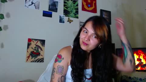 Snapshot of sweetie_maryy chatting on 02.01.25 Maria my insta sweetie maryy online show from 02.01.25