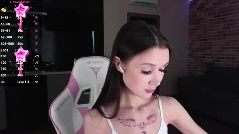 Snapshot of sweetiebones chatting on 12.12.24 bratty gf online show from 12.12.24