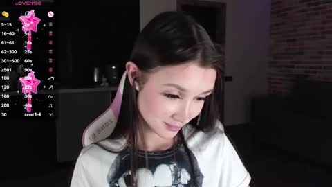 Snapshot of sweetiebones chatting on 12.19.24 bratty gf online show from 12.19.24