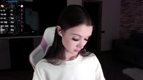 Snapshot of sweetiebones chatting on 01.13.25 bratty gf online show from 01.13.25