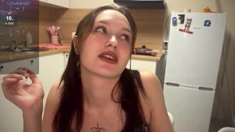 Snapshot of sweetieseva chatting on 09.08.25 Eva and Lisa online show from 09.08.25