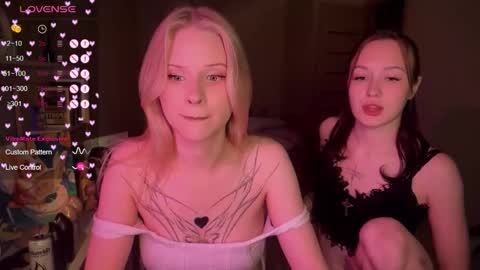 Snapshot of sweetieseva chatting on 09.19.25 Eva and Lisa online show from 09.19.25