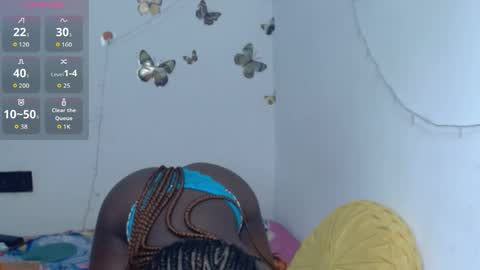 Snapshot of sweetjuicyclit chatting on 05.06.26 zuri online show from 05.06.26
