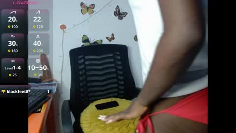 Snapshot of sweetjuicyclit chatting on 05.27.26 zuri online show from 05.27.26