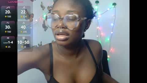 Snapshot of sweetjuicyclit chatting on 05.31.26 zuri online show from 05.31.26