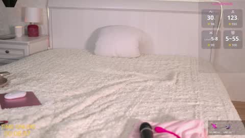 Snapshot of sweetkira555 chatting on 09.29.25 Kira online show from 09.29.25