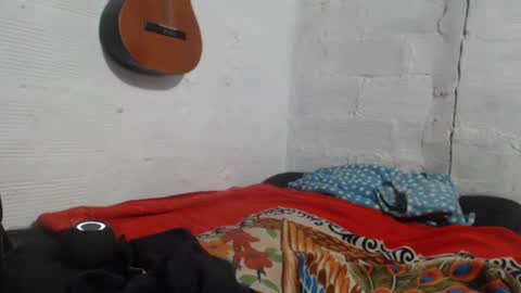 Snapshot of sweetlatinakim chatting on 07.21.26 Camilo online show from 07.21.26