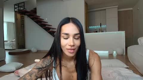 Snapshot of sweetlaurasaenz chatting on 05.17.26 Laura Saenz Geminis online show from 05.17.26