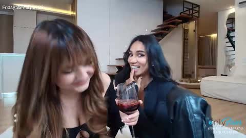 Snapshot of sweetlaurasaenz chatting on 05.23.26 Laura Saenz Geminis online show from 05.23.26