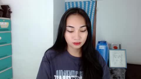 Snapshot of sweetlilly_18 chatting on 12.07.24 Lilly online show from 12.07.24