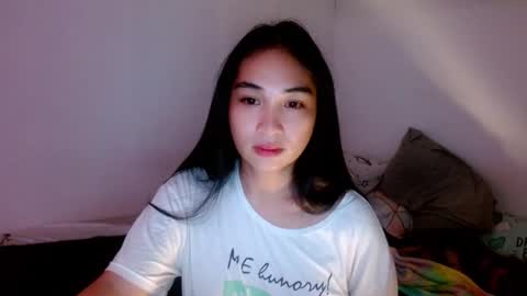 Snapshot of sweetlilly_18 chatting on 03.11.25 Lilly online show from 03.11.25