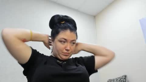 Snapshot of sweetmarylove chatting on 10.19.25 sweetmarylove online show from 10.19.25