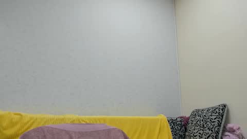 Snapshot of sweetmarylove chatting on 11.18.25 sweetmarylove online show from 11.18.25